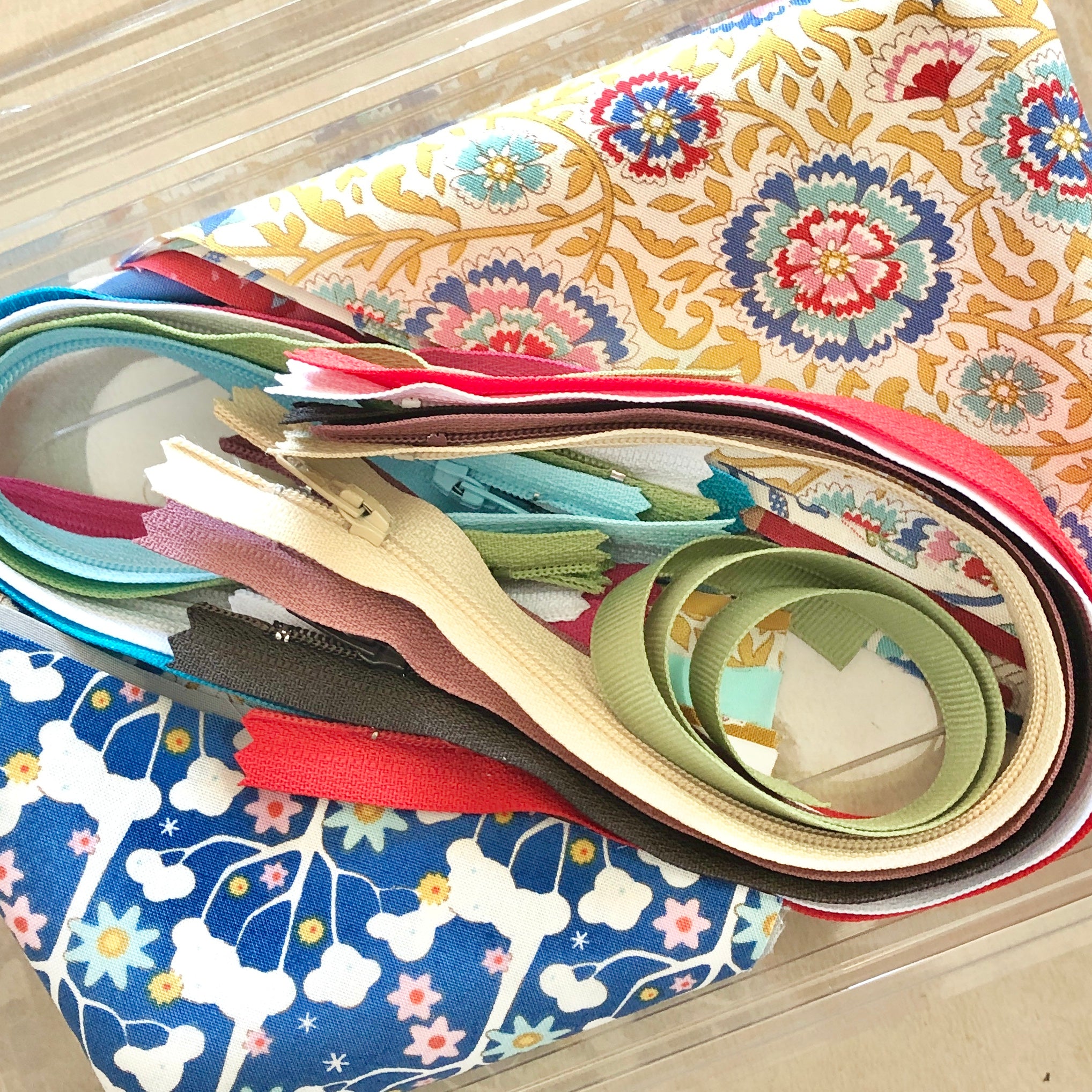 Basic Zipper Bags Sewing Kit (supplies for 10 zipper projects)