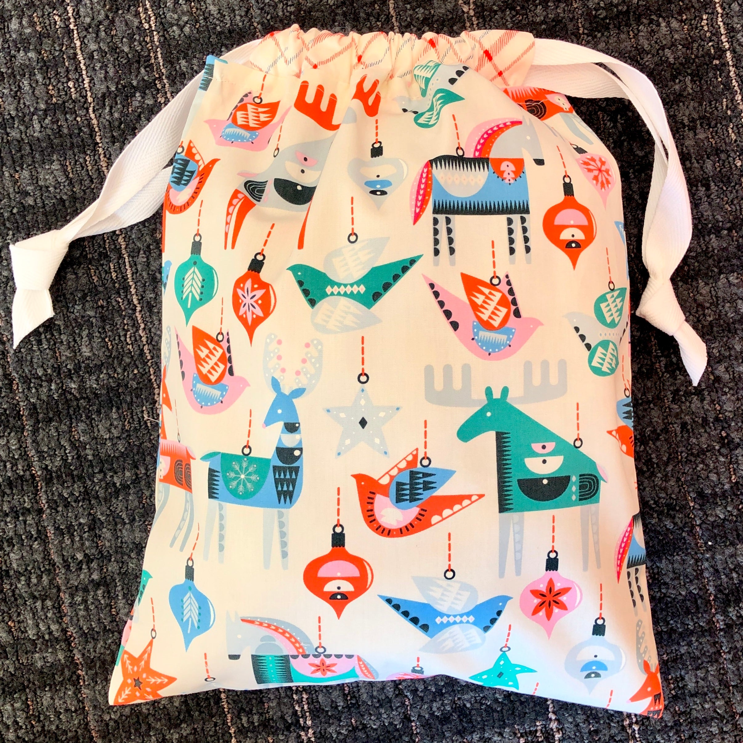 First Friday Fun!! Santa Gift Bags! -  Friday, December 5, 2025 - 6:00-9:00pm