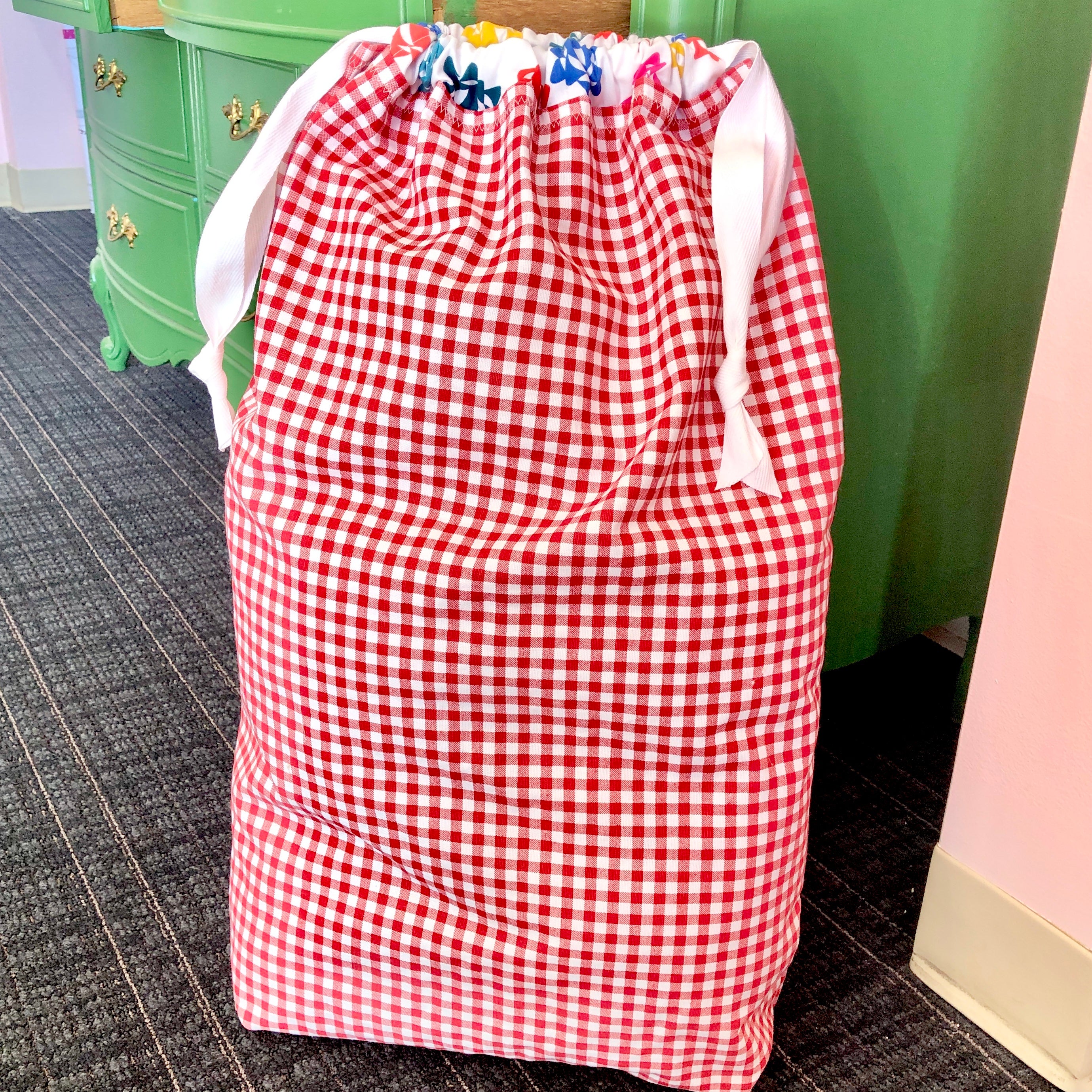 First Friday Fun!! Santa Gift Bags! -  Friday, December 5, 2025 - 6:00-9:00pm