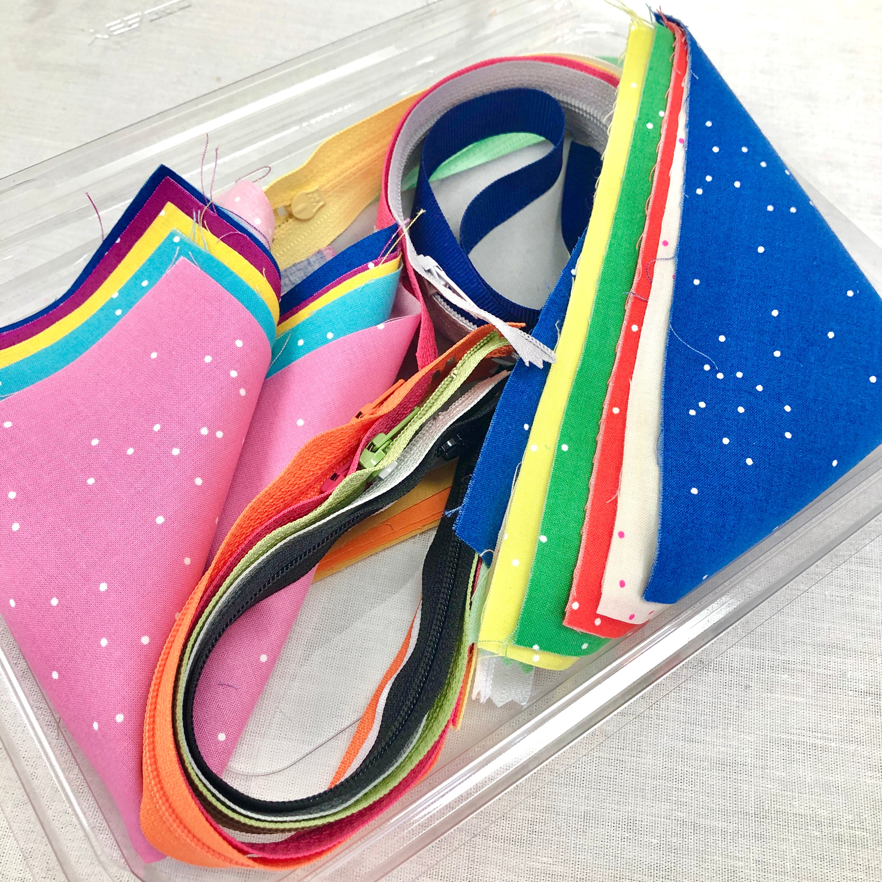 Basic Zipper Bags Sewing Kit (supplies for 10 zipper projects)